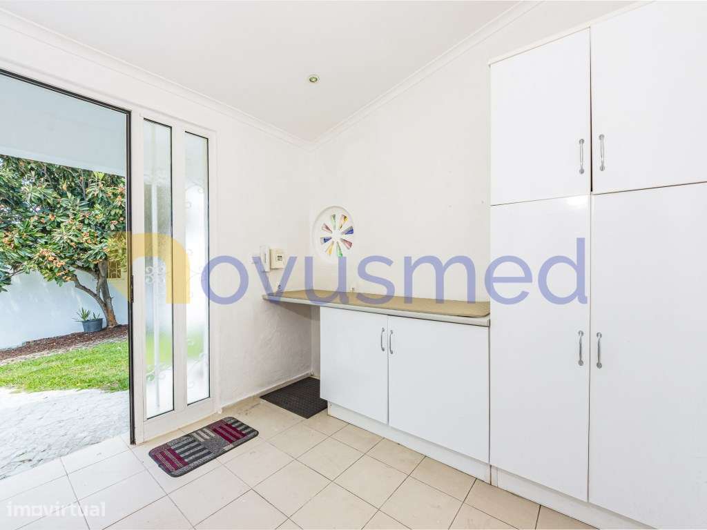 Moradia com Piscina na Zona Premium Areias São João, Albufeira-20