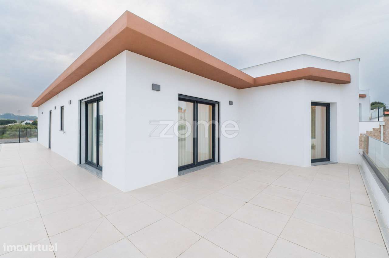 Moradia T4 com psicina-43