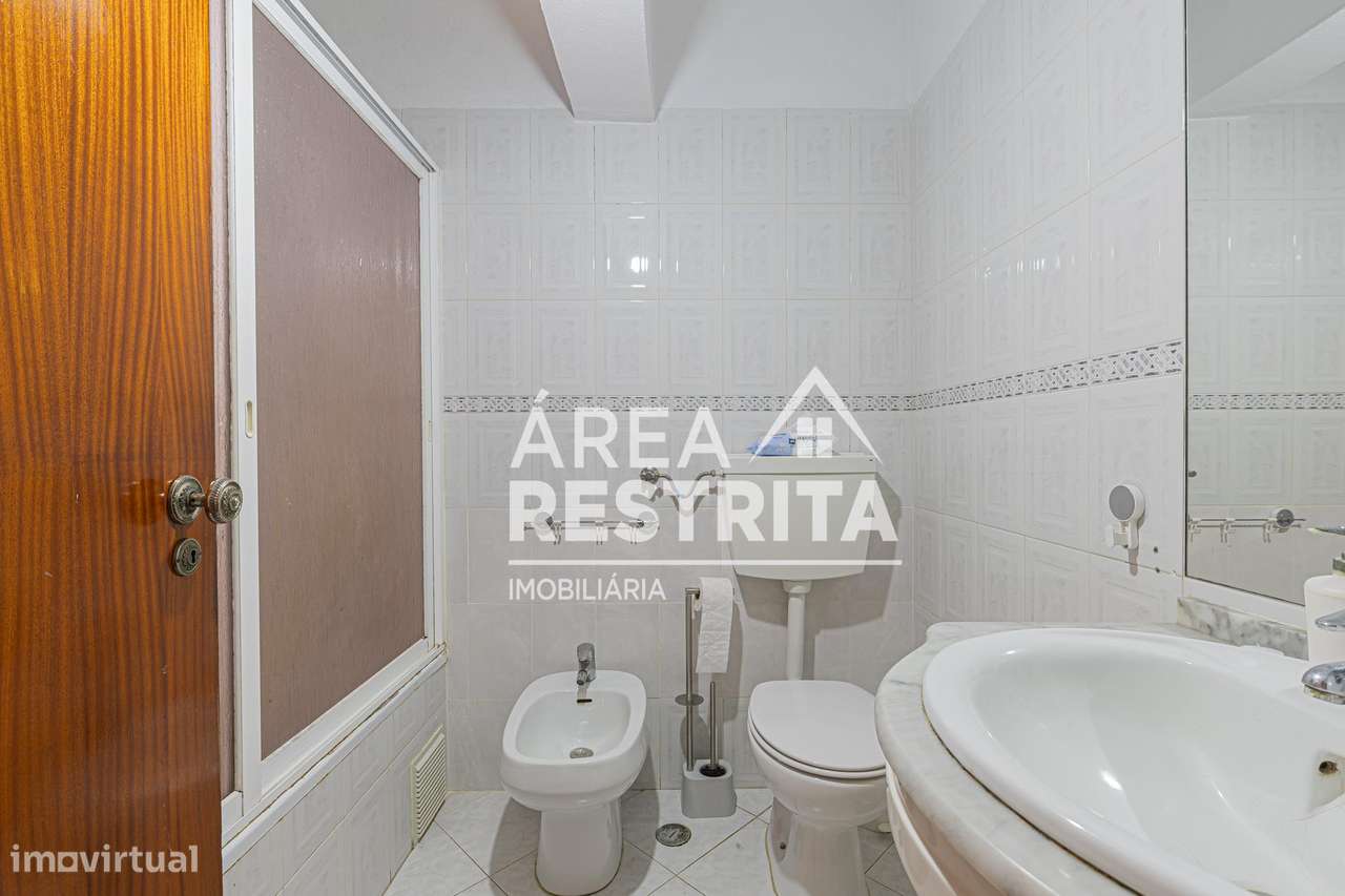 Apartamento T3 transformado em T2 no Seixal, Arrentela-28