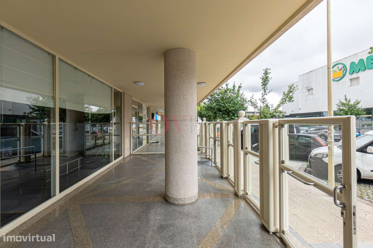 Para venda, apartamento T5 Rua Domingos Sequeira Porto, com varandas,-32