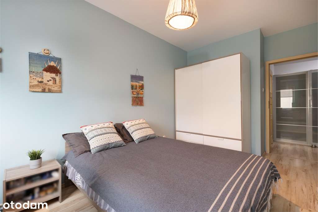 Ładne, z dużą loggią z 2010 r. piwnica, garaż-0