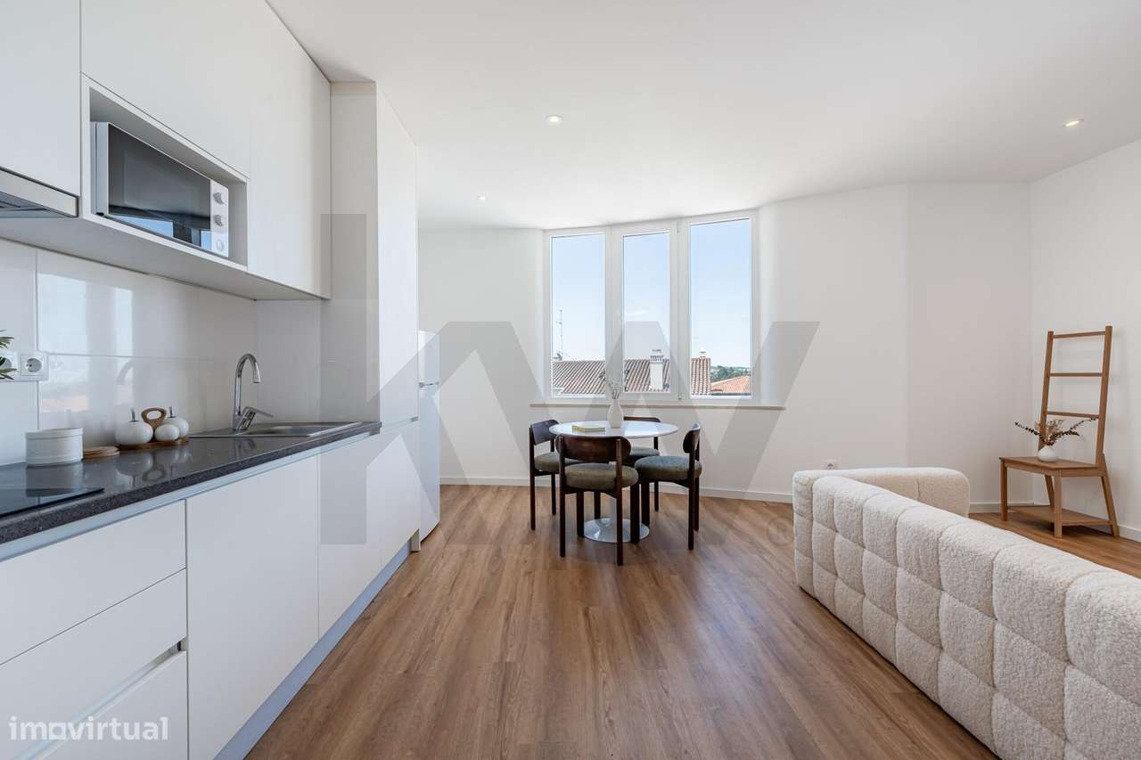 Prédio Residencial 17 Unidades – Totalmente Remodelado | Leiria-9