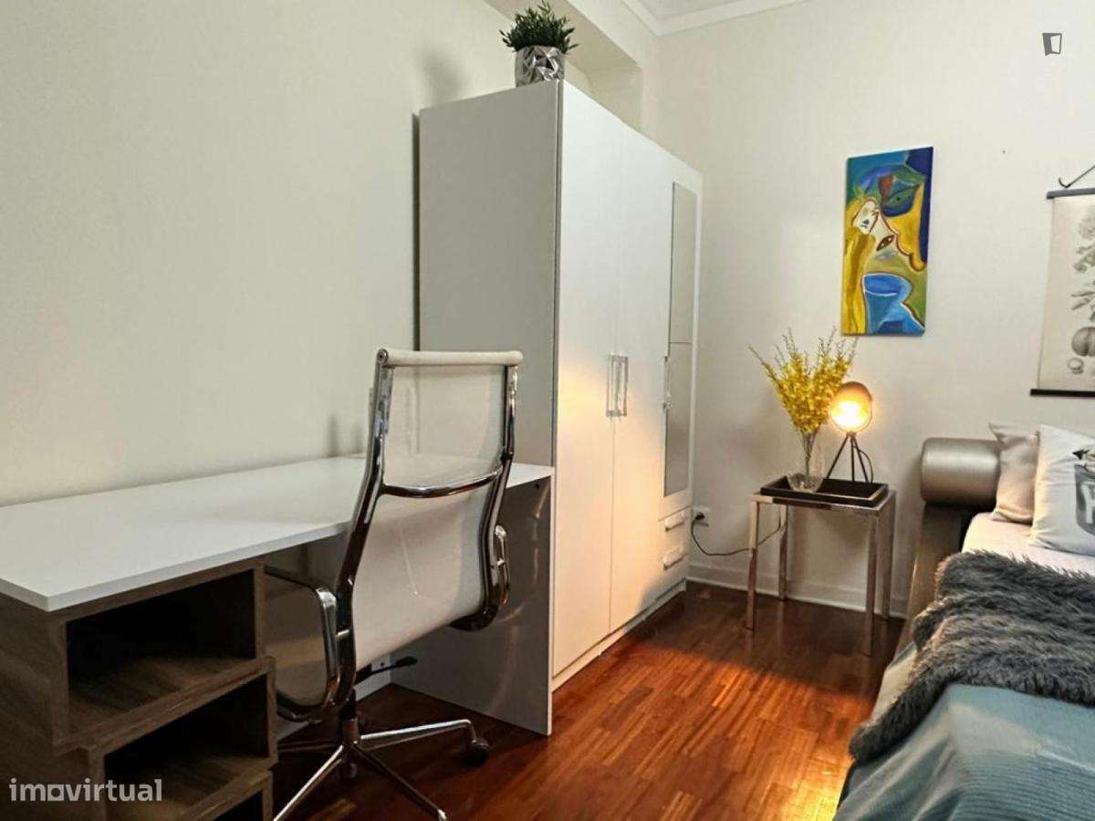 Quarto - localizado em Cidral Coimbra - Grande imagem: 5/6