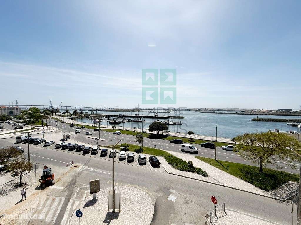 Apartamento T5 duplex, frente marina, na Figueira da Foz-25