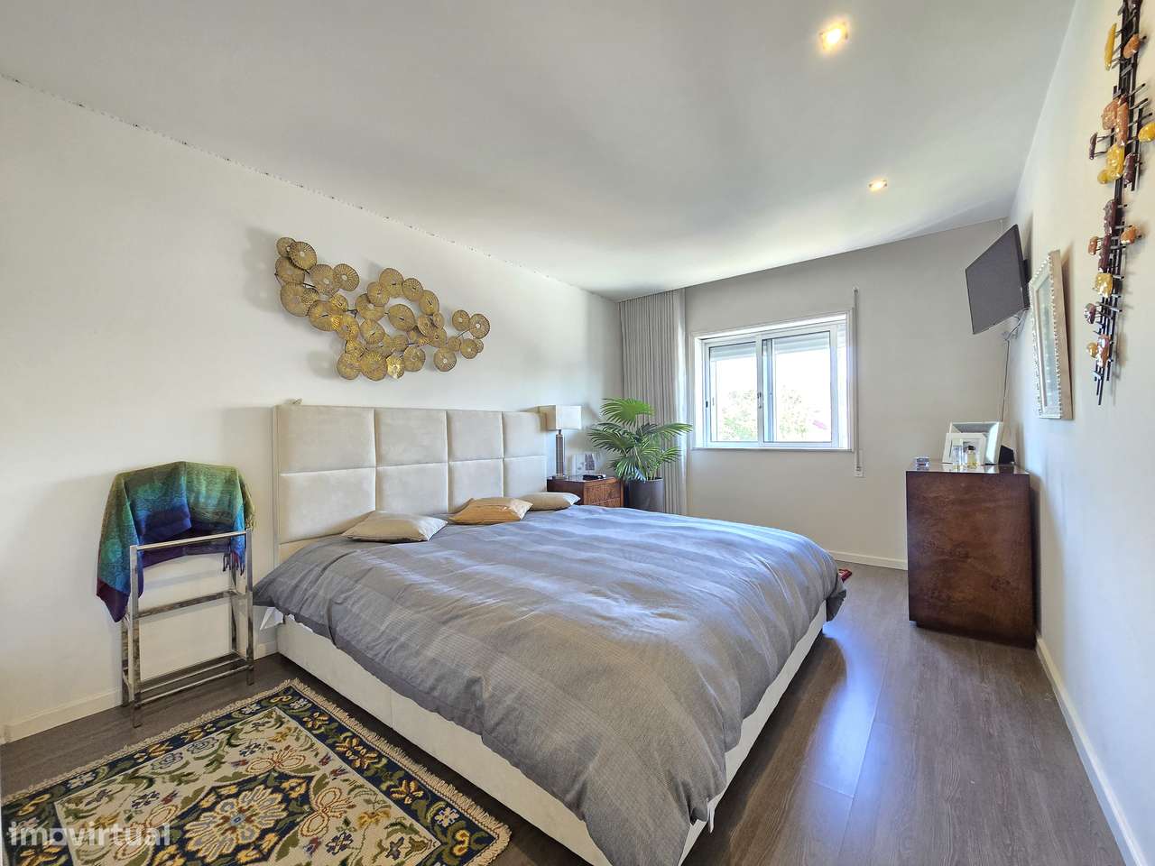 Apartamento T2 remodelado no centro, a 200m do Arco da Porta Nova-8