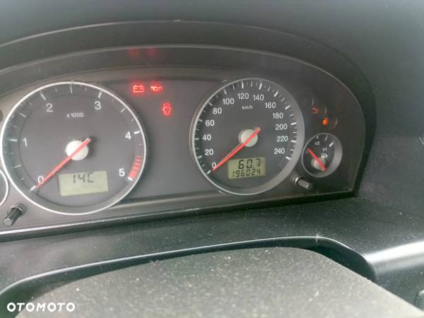 Ford Mondeo 2.0 TDDi Ambiente - 3