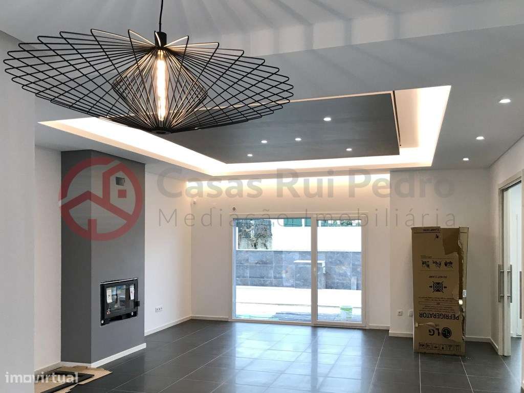 Moradia Geminada T4 com Piscina - Grande imagem: 2/8