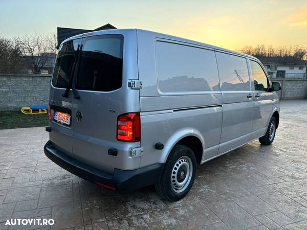 Volkswagen Transporter - 4