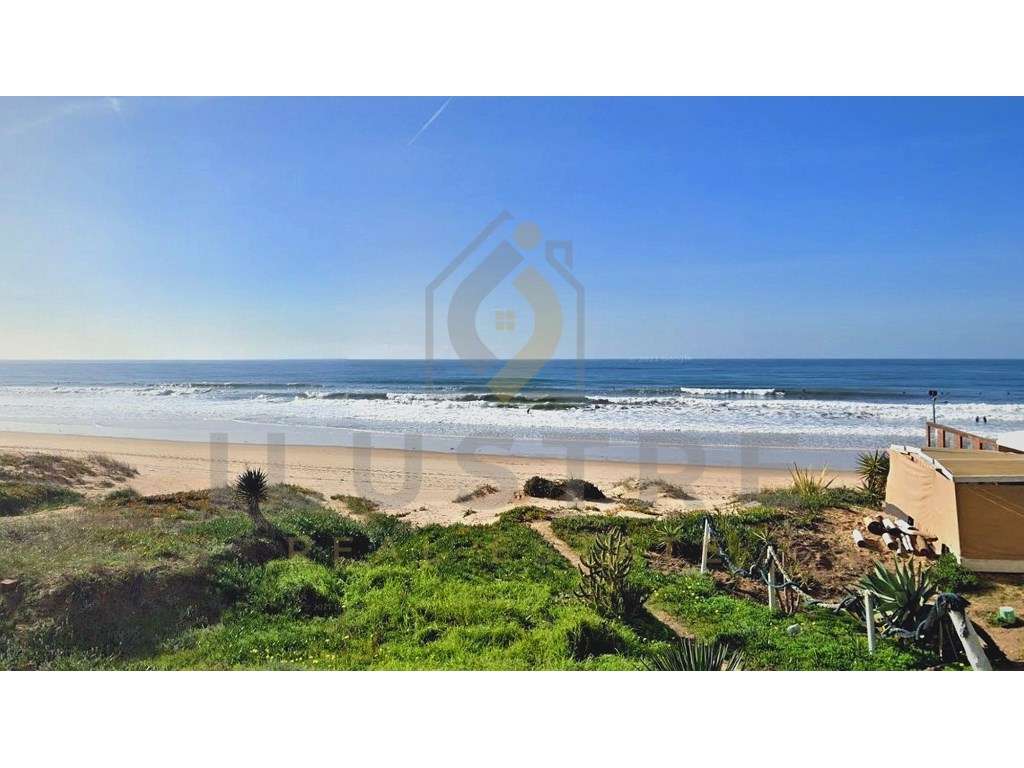 Moradia isolada com áreas generosas e piscina nos Foros da Amora-28