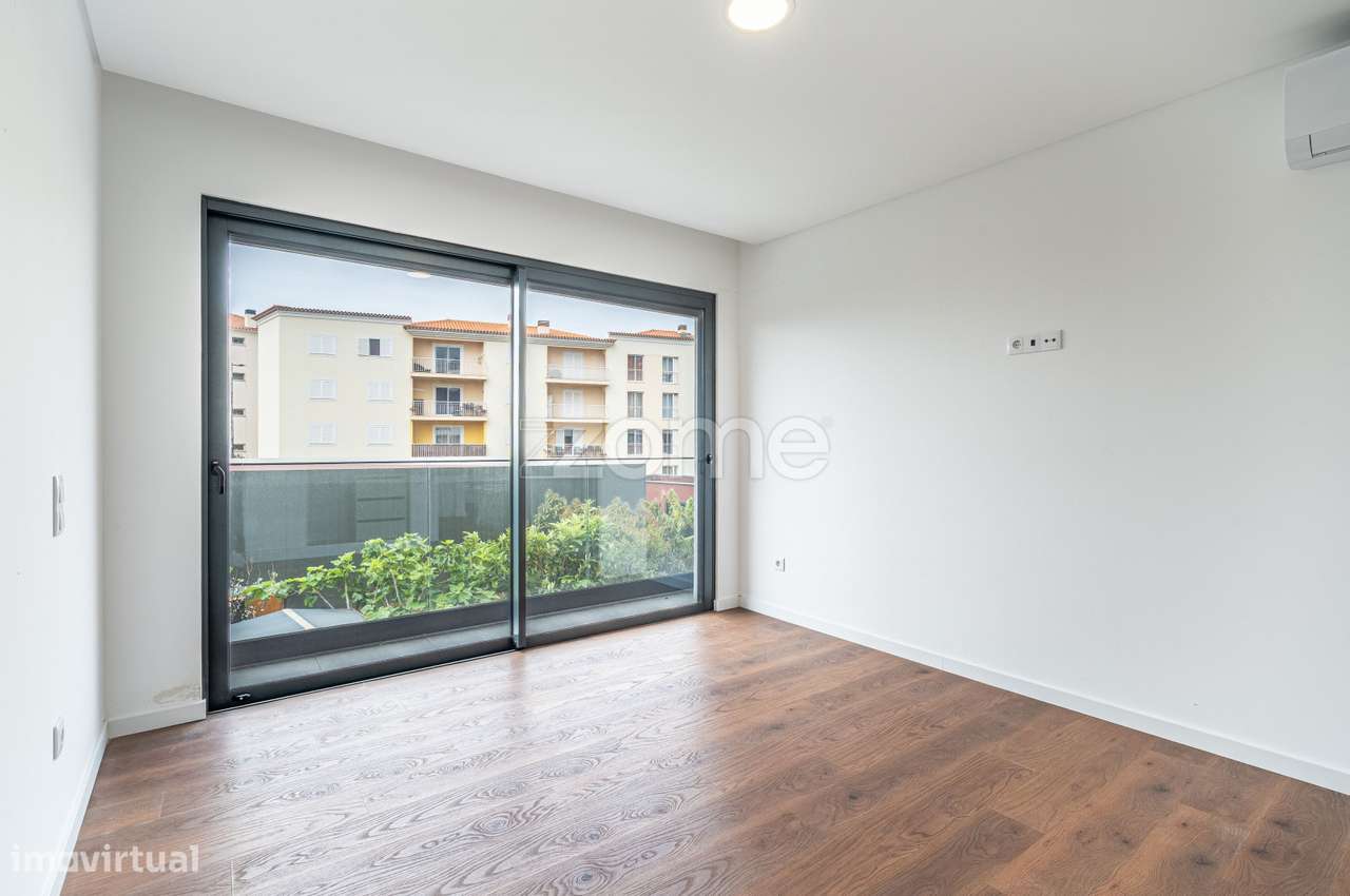 Apartamento T2 novo no centro do Caniço-14