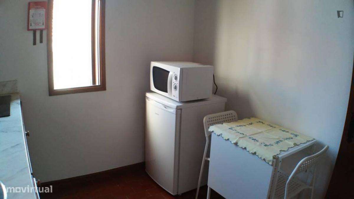 Quarto - localizado em Campanhã Porto - Grande imagem: 4/6