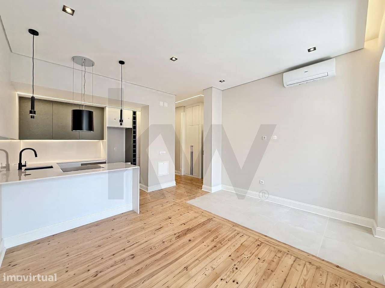 T3 REMODELADO | 2 SUITES | CLOSET | LOGRADOURO 35 m2 | AV. ALMIRANTE R-37