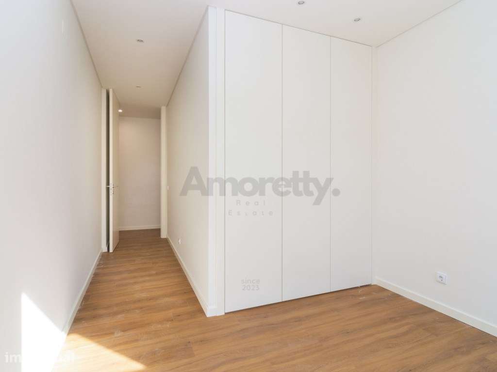 T2 de Luxo Novo com Estacionamento Privativo-12