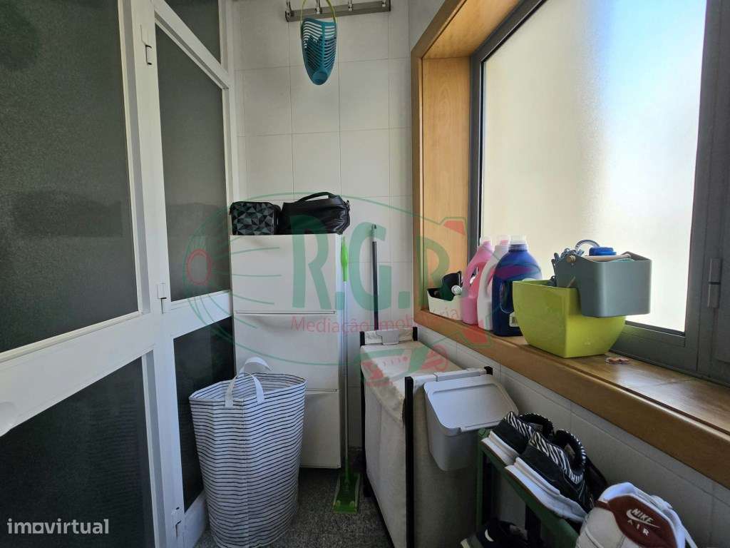 Apartamento T2| Lg Garagem 2 Carros | Localização Central São Cosme-24