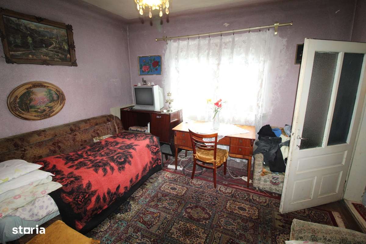 Vând casă P+Pod în Hunedoara, zona Chizid, teren 250mp, anexe...-11