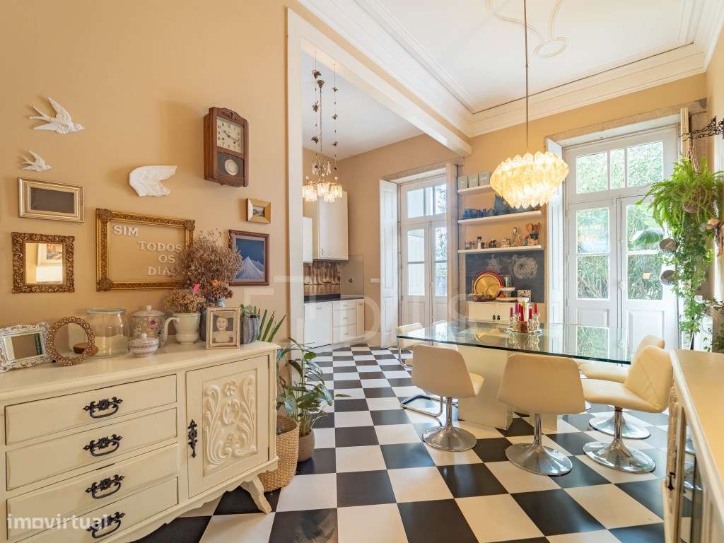 Moradia T5 + 1 no Bonfim com Jardim - Grande imagem: 3/48