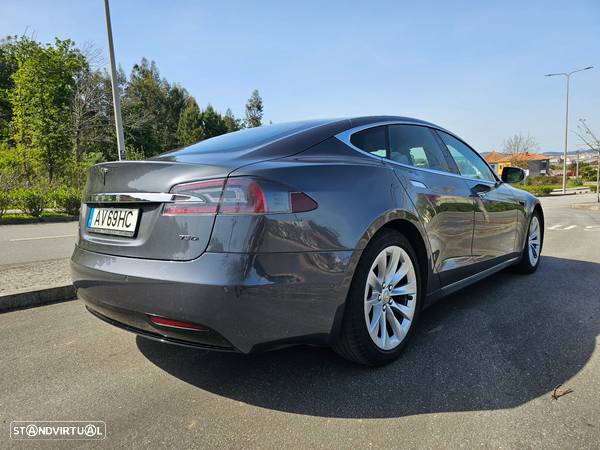 Tesla Model S - 5