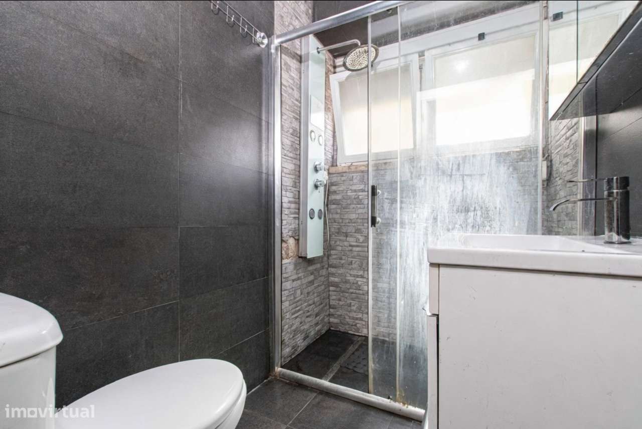 Apartamento T2 na Penha de França em prédio com elevador-19