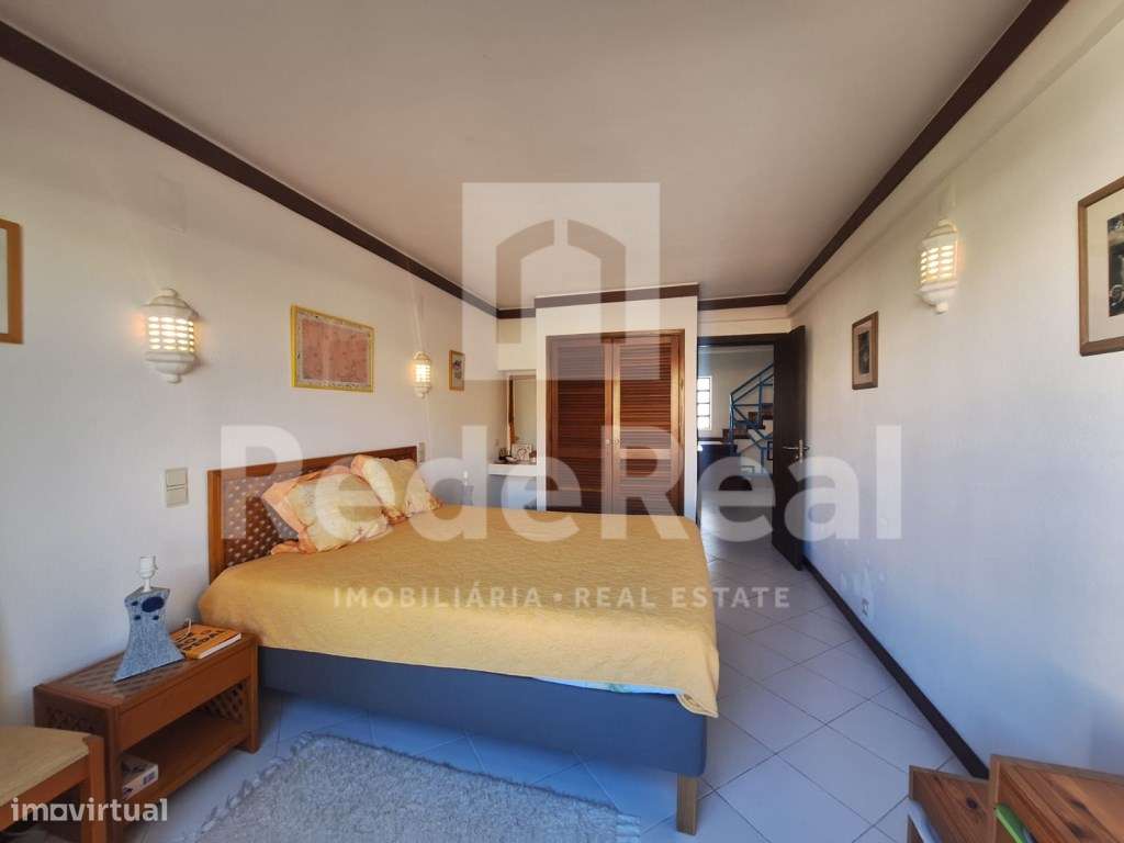 Moradia T3 + 1 com Piscina Privada e Boas Áreas no Coração de Albuf...-36