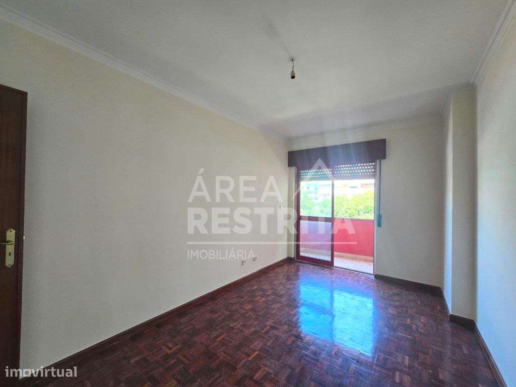 Apartamento T2 c/Parqueamento, na Cavaleira - Algueirão-13