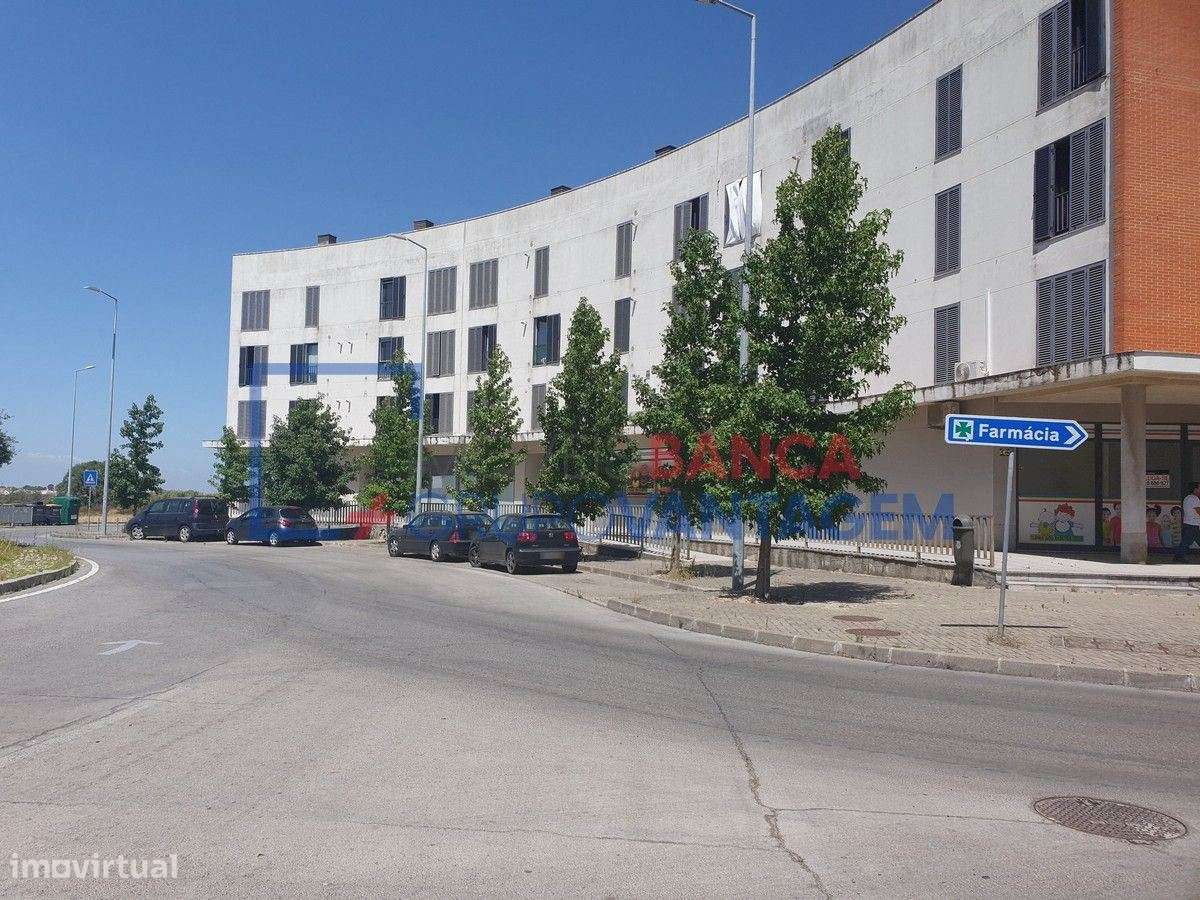 Apartamento T2 com  110 m2 situado em Alhos Vedros (Moita) - Grande imagem: 1/8