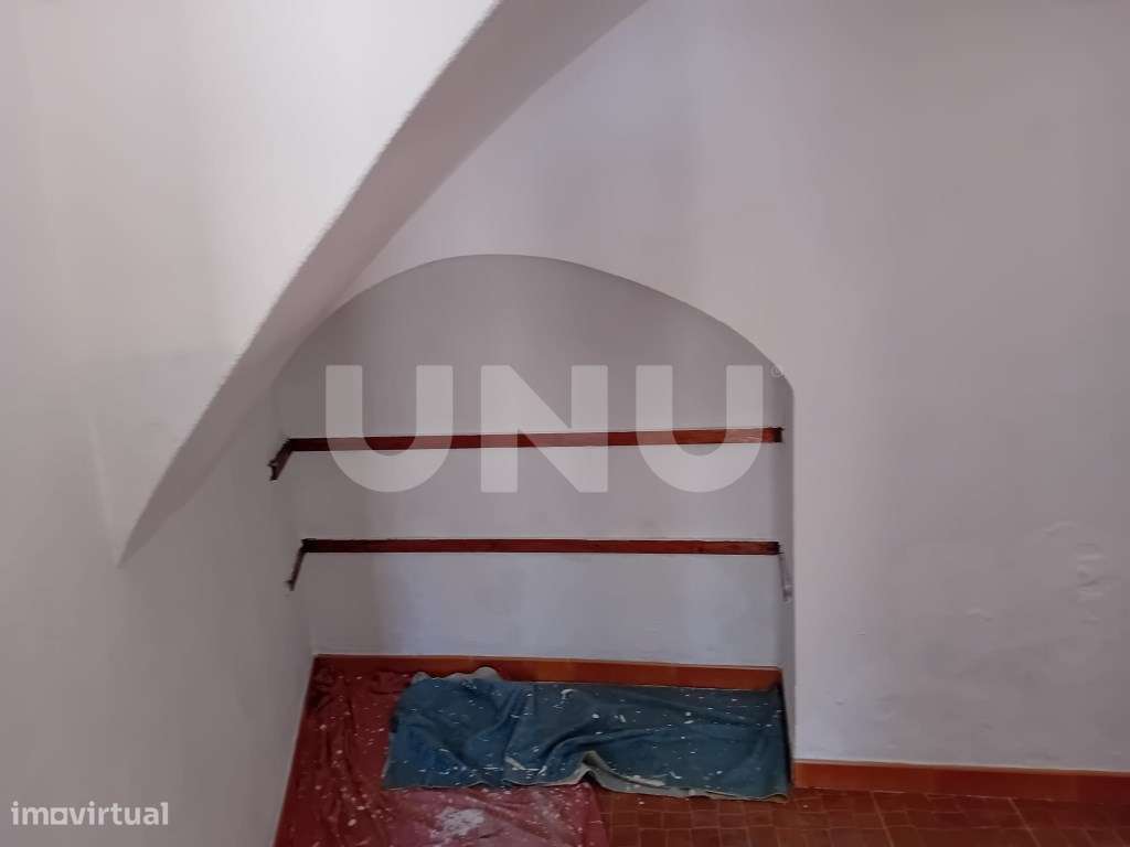 Moradia em banda R/C e primeiro andar-7