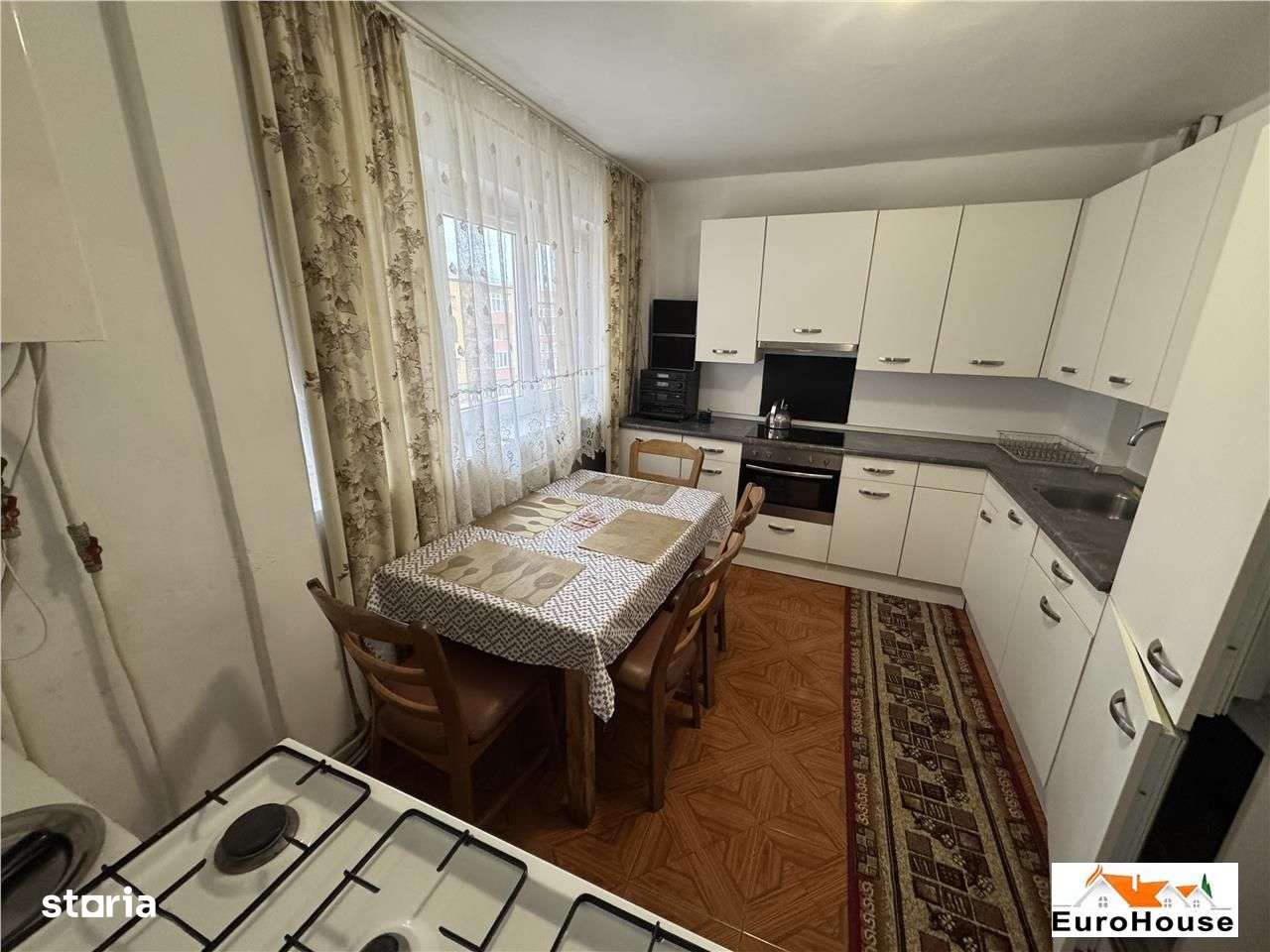 Apartament cu 4 camere de vanzare in Alba Iulia M-uri - Imagine principală: 5/12