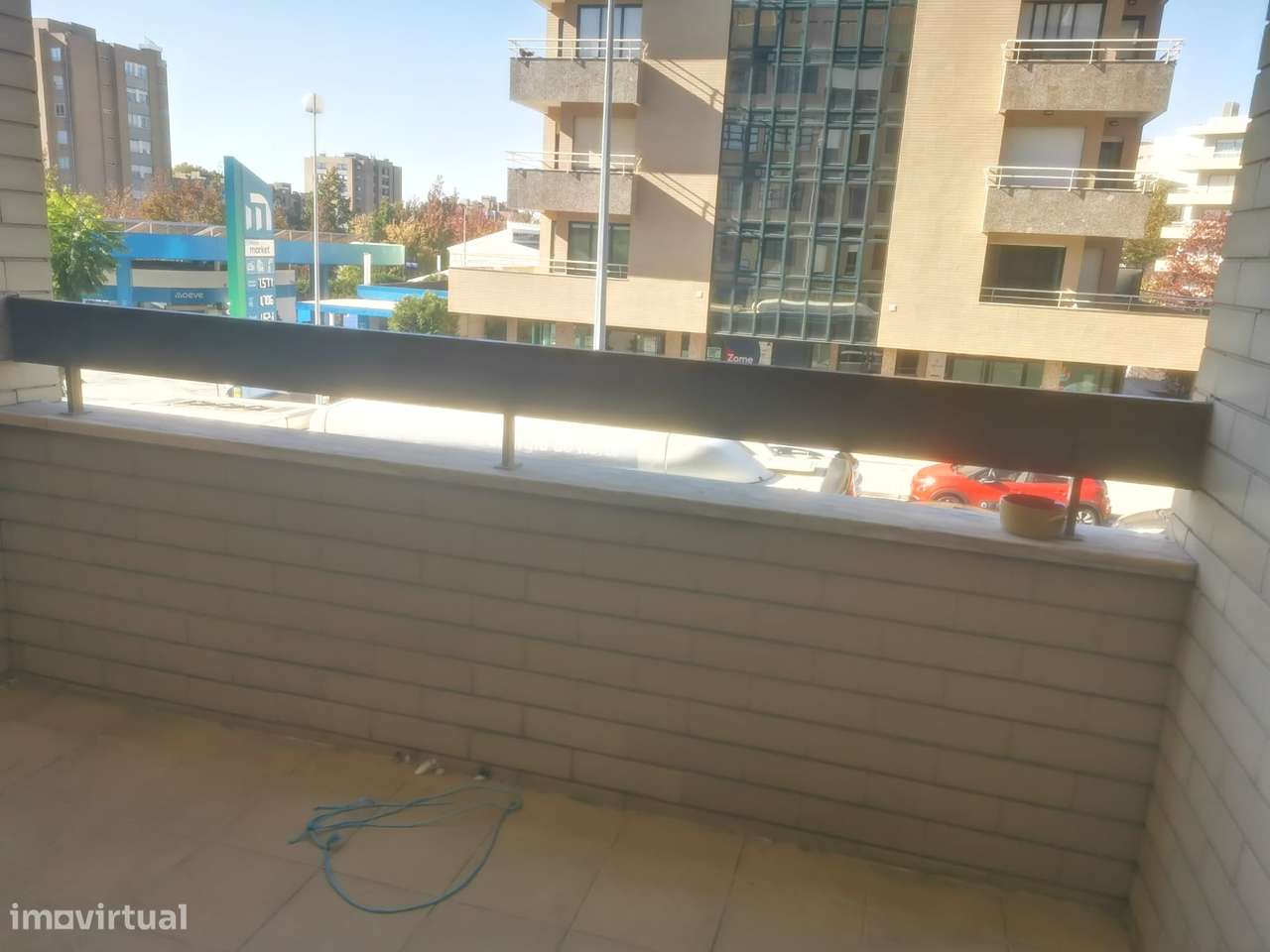 T2 com varanda, elevador e vista urbana - Cidade da Maia-9