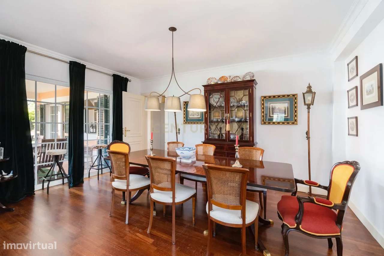 Moradia Isolada T6 com Garagem e Piscina Coberta na Quinta da Beloura-12