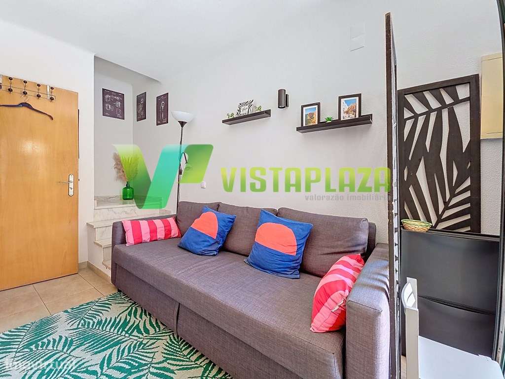 Moradia em Excelente Estado com Terraço no Centro de Estômbar - Grande imagem: 5/25