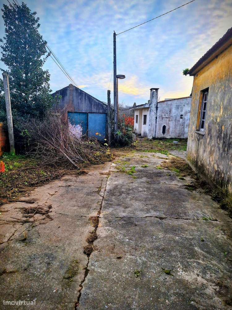 Terreno com 2 moradias independentes em Avanca - Grande imagem: 4/5