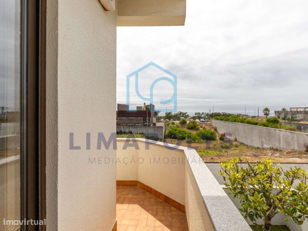 Moradia T4 com Vista Mar a 50m da Praia - Oportunidade Única!-25