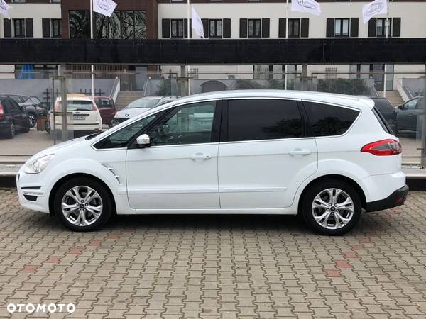 Ford S-Max - 11