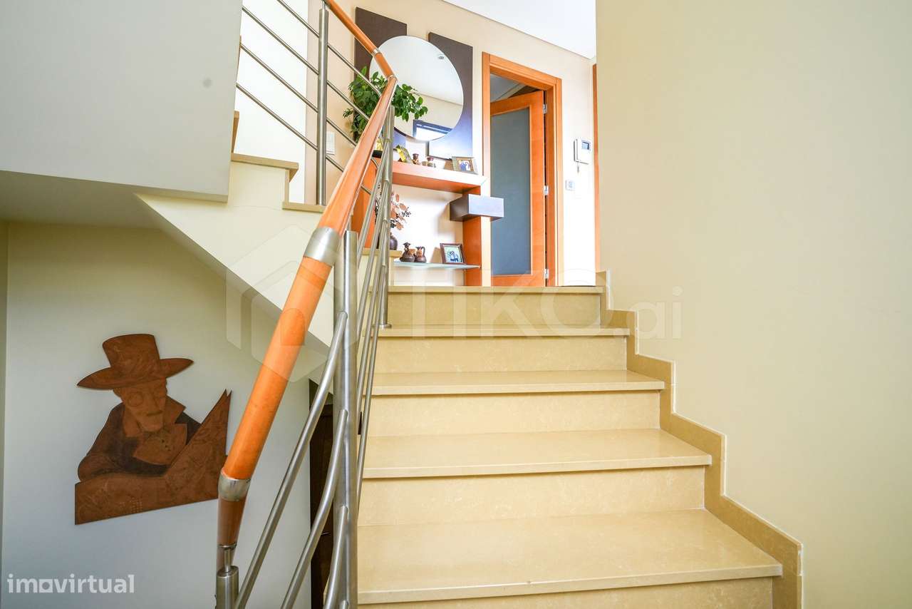 MORADIA T3 COM PISCINA, CONSTRUÇÃO ANTISSÍSMICA, ISOLAMENTO PREMIUM E-31