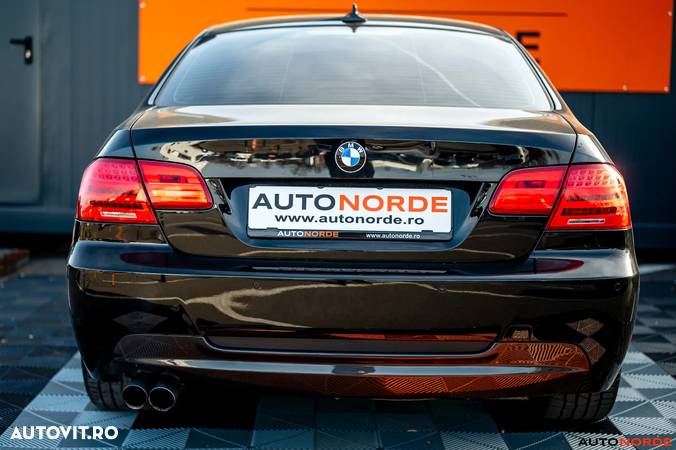 BMW Seria 3 330i xDrive Coupe - 6