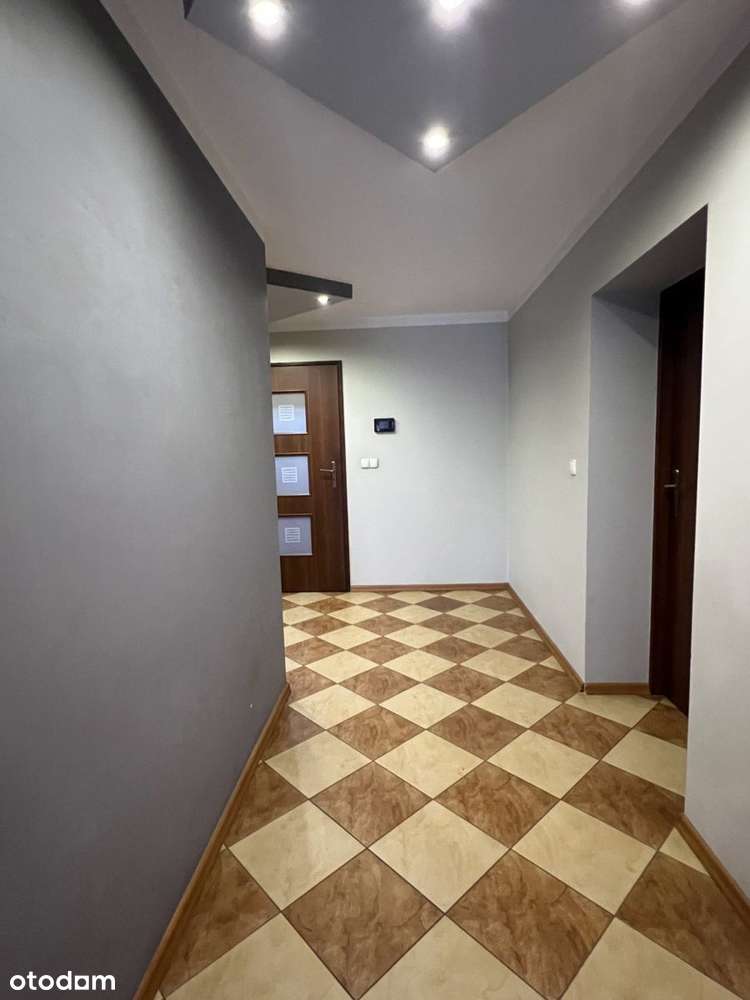 Funkcjonalny dom w dobrej lokalizacji-5