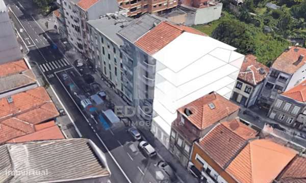 PRÉDIO para CONSTRUÇÃO – PIP aprovado = 604 m² (7 apartamentos, 1 por-0