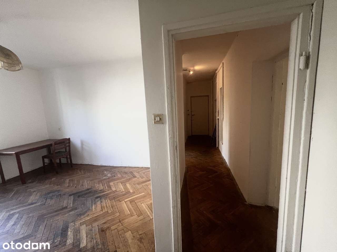 Zieleń, kultura, historia. Mieszkanie z potencjałem w sercu Huty.-1