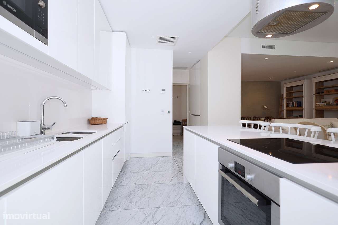 Apartamento T2 - Junto à Av. Liberdade - Totalmente Mobilado - Garagem-18