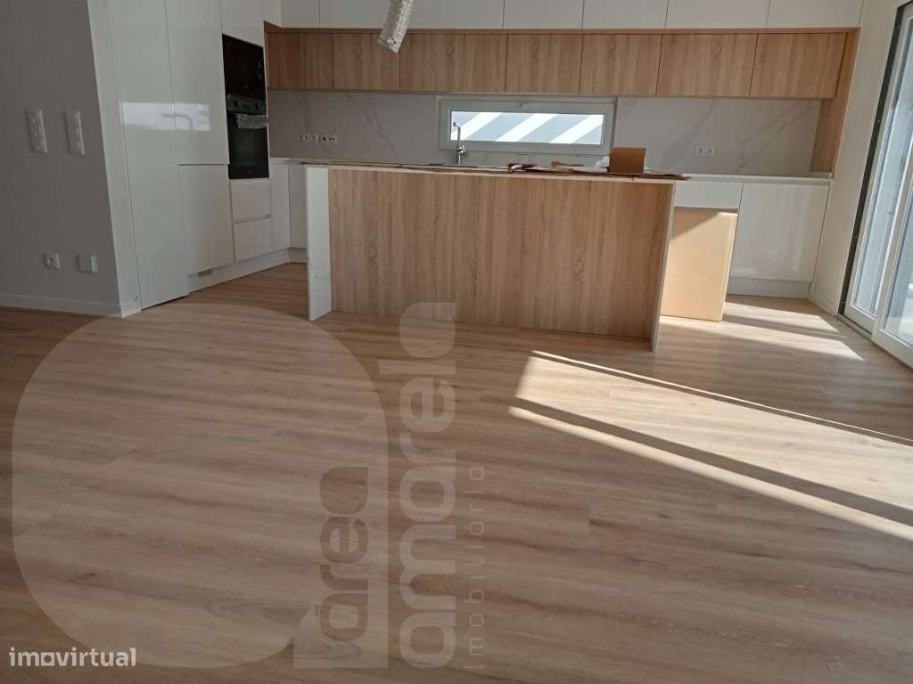 Moradia T4 NOVA | Boas áreas | Garagem e churrasqueira | Amora, Seixal - Grande imagem: 4/20