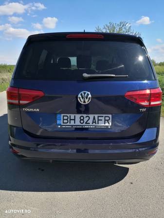 Volkswagen Touran 1.6 TDI Highline - 14