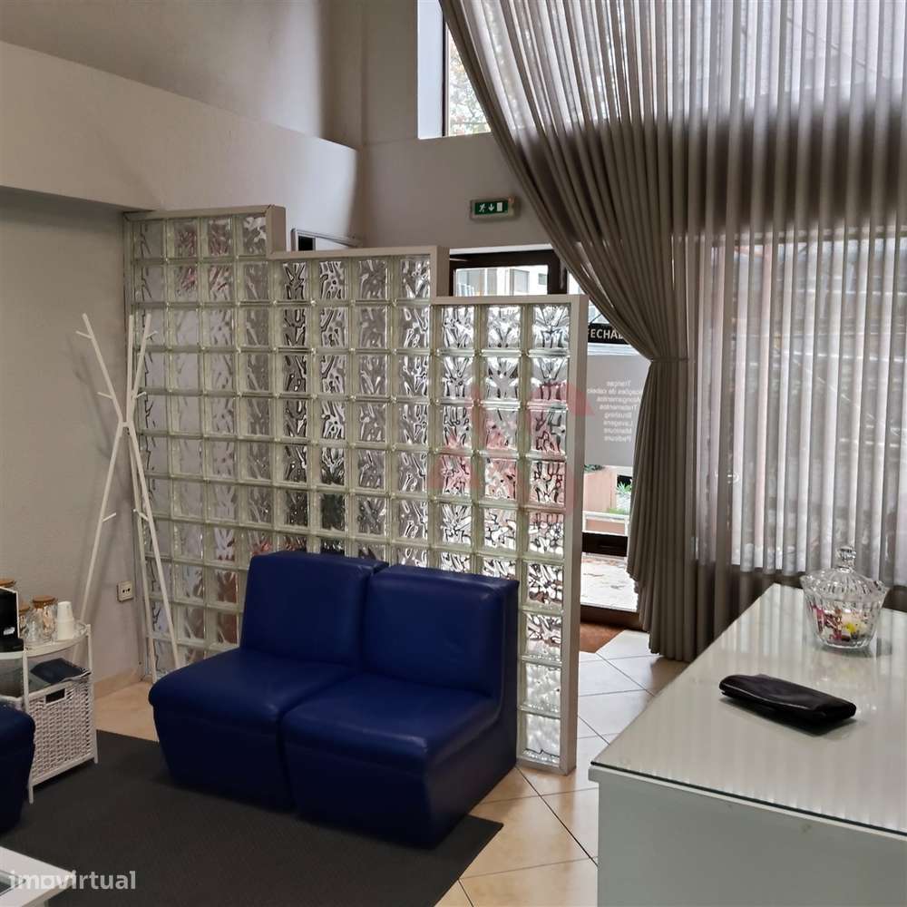 🏢 Loja no Rés do Chão com Possibilidade de Conversão em T2 Dup - Grande imagem: 3/24