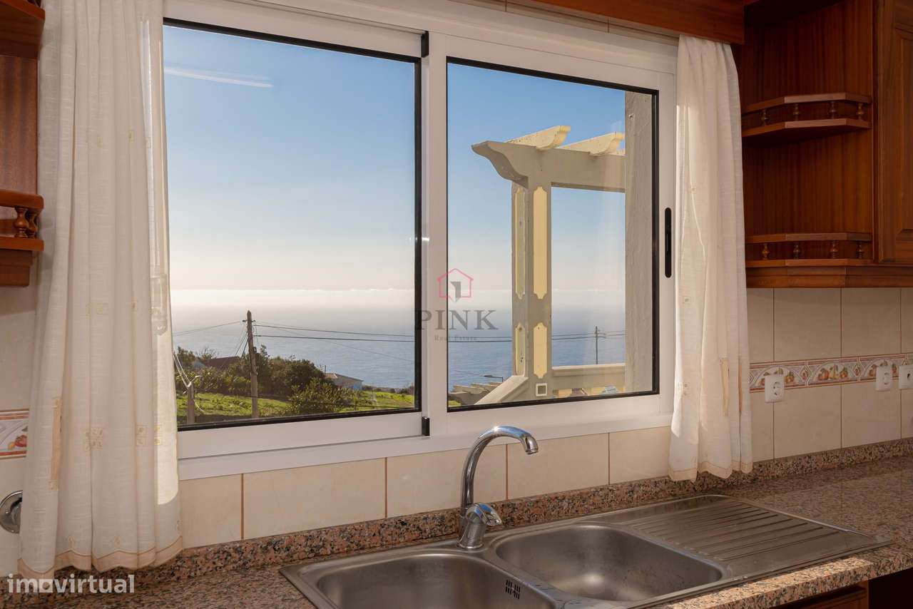 Calheta | Moradia T3 com Vista Mar e Terreno Extra-18
