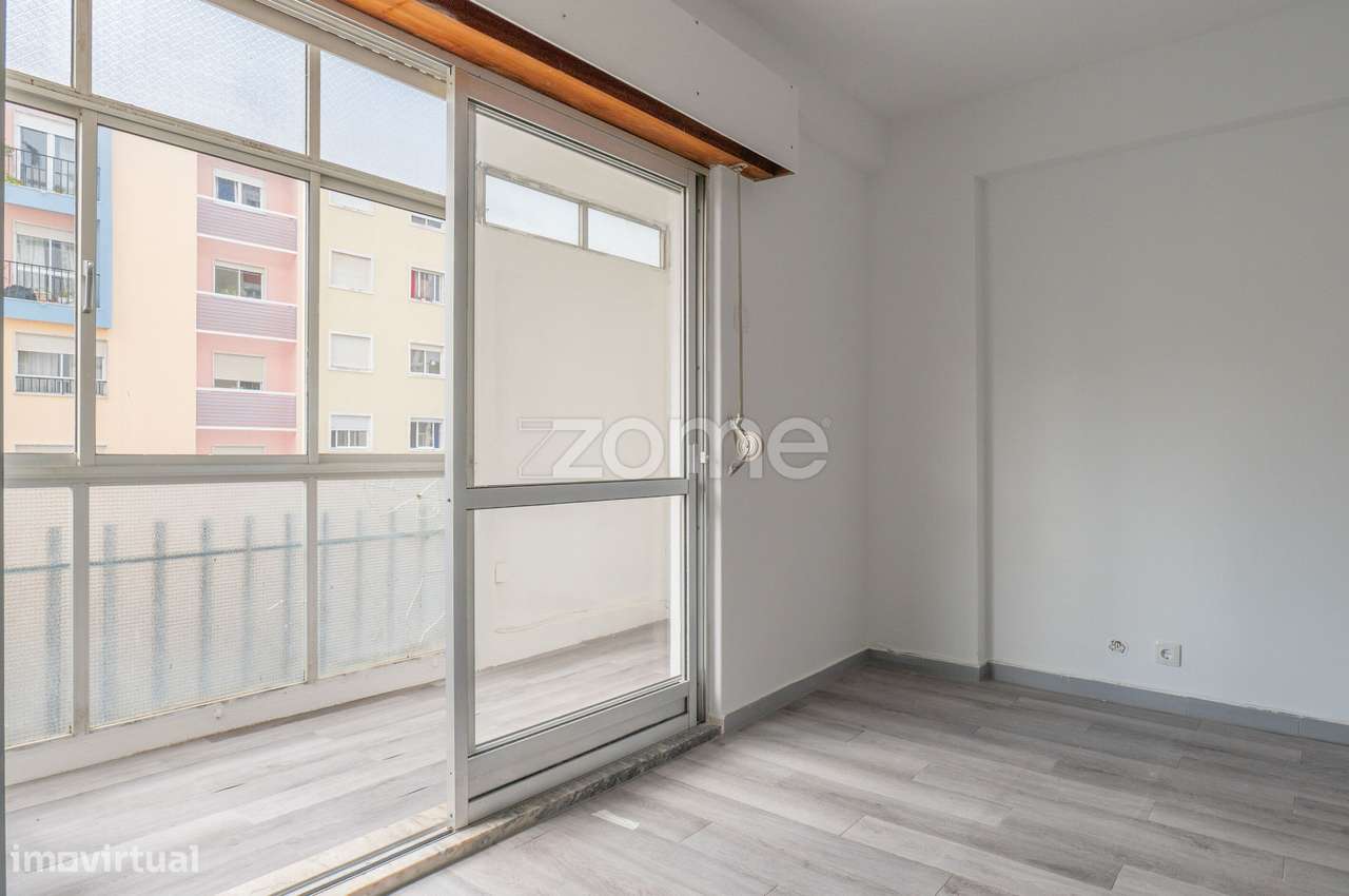 Apartamento T1 à venda, Monte Abraão.-19
