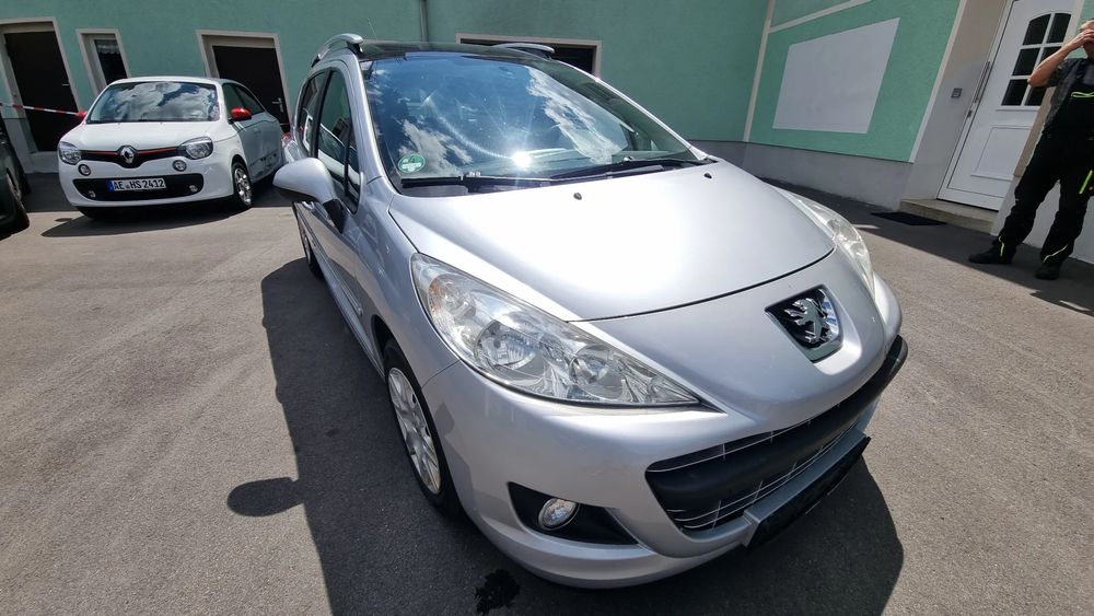 Peugeot 207 1.4 Presence nICE 2012