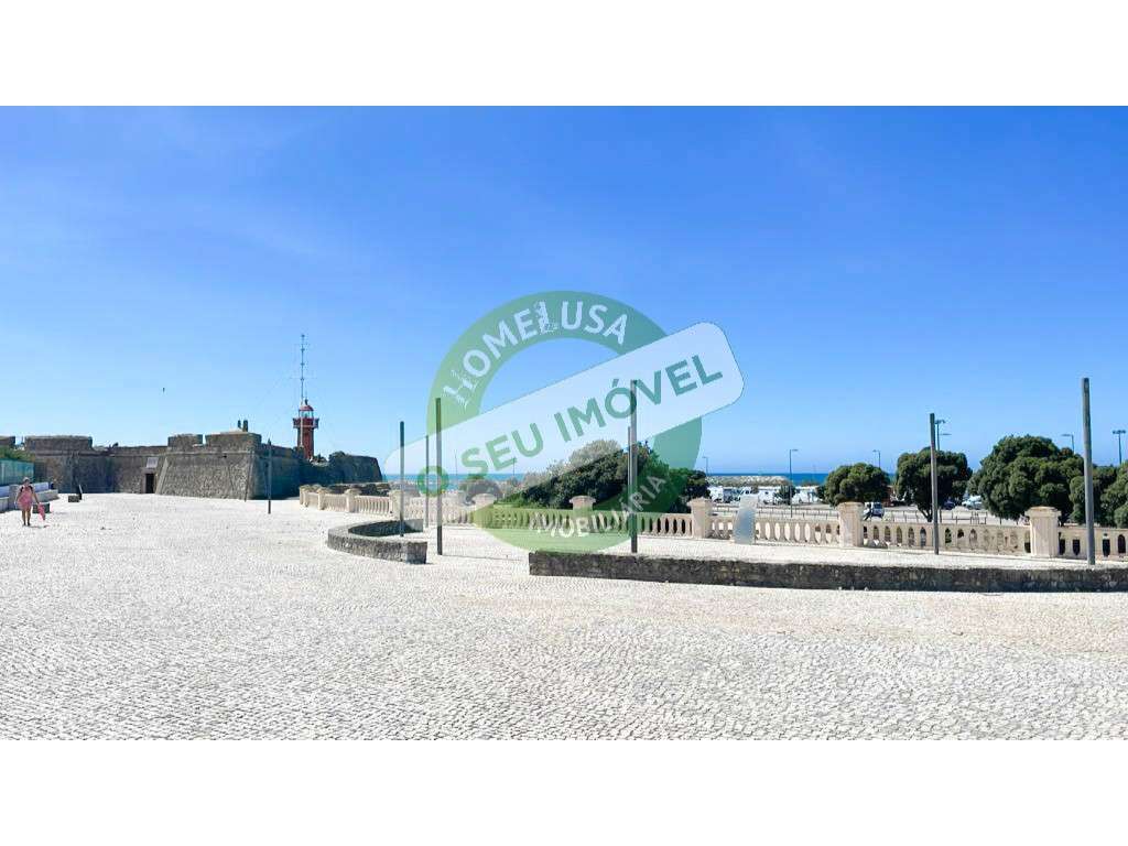 Trespasse comercial situado numa das zonas emblemáticas da Figueira... - Grande imagem: 4/5