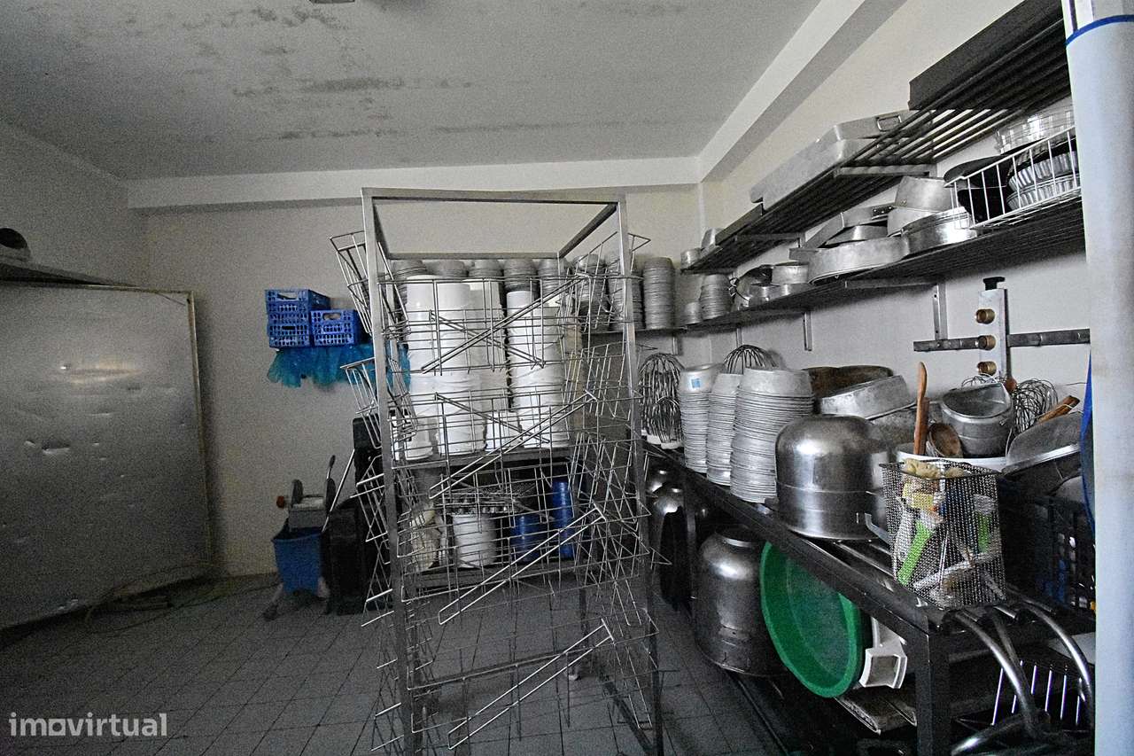 Fábrica em funcionamento para produção alimentar | Cacia, Aveiro-20