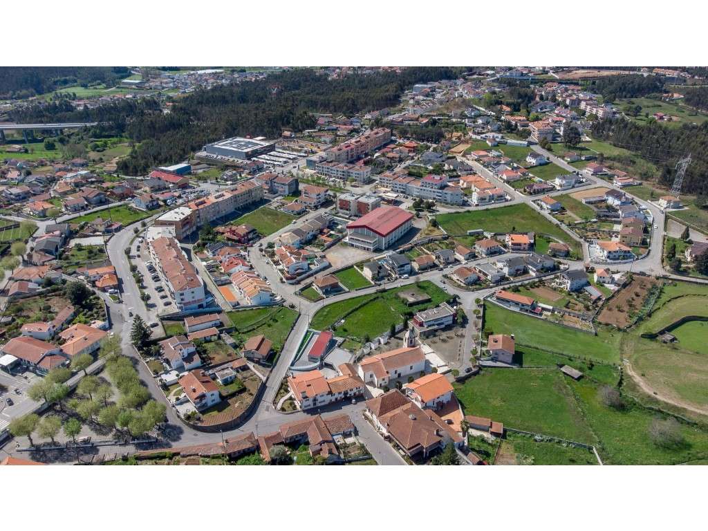 Terreno com 18414m² para construção pavilhões industriais junto à A...-15