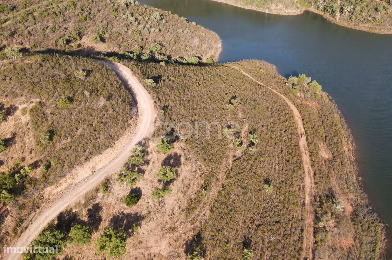 Terreno com 48 ha em Silves junto à barragem - Grande imagem: 2/22