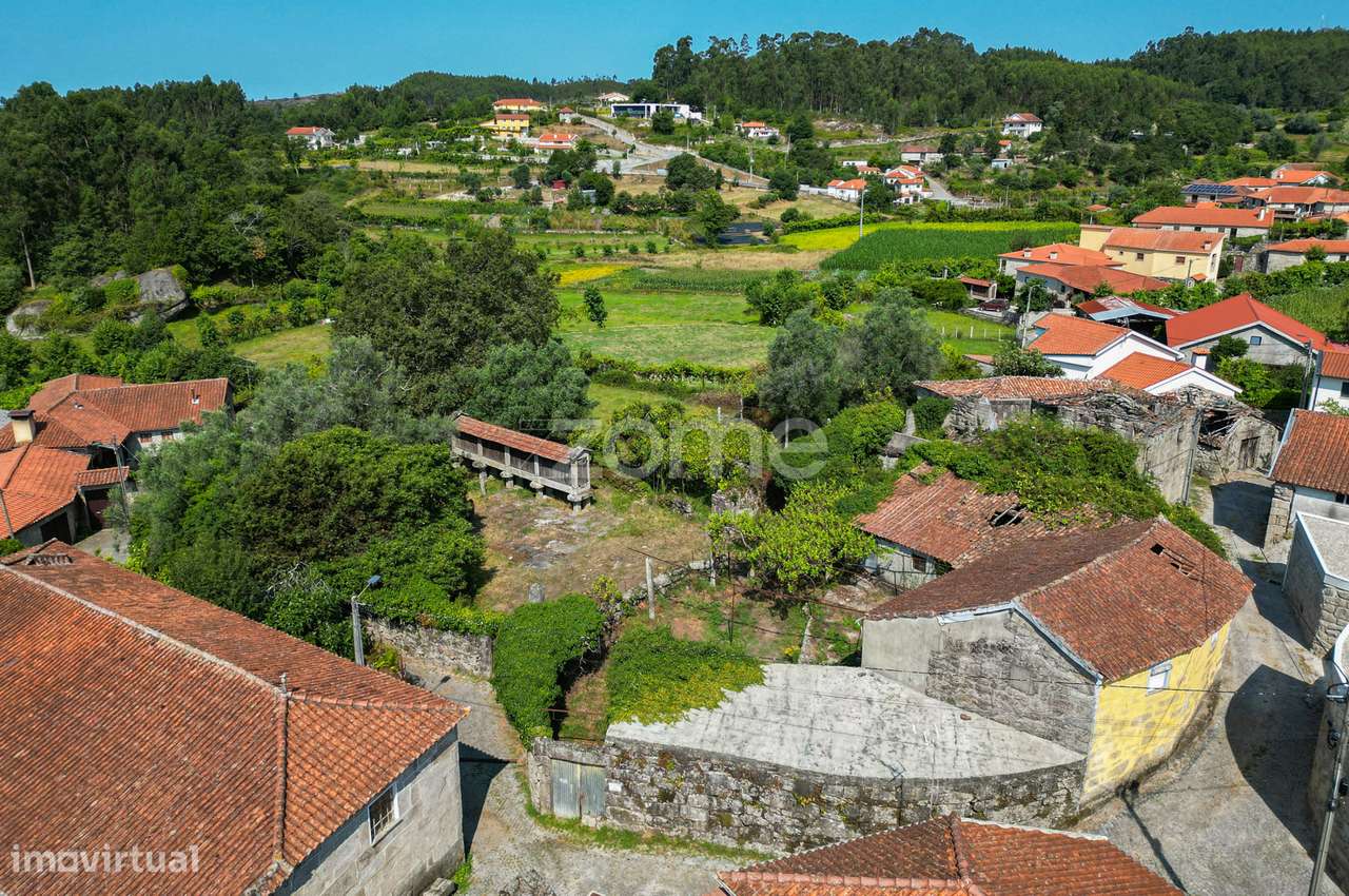 Quinta com uma área total de 2694m2 em Serzedelo, Póvoa de Lanhoso - Grande imagem: 5/27